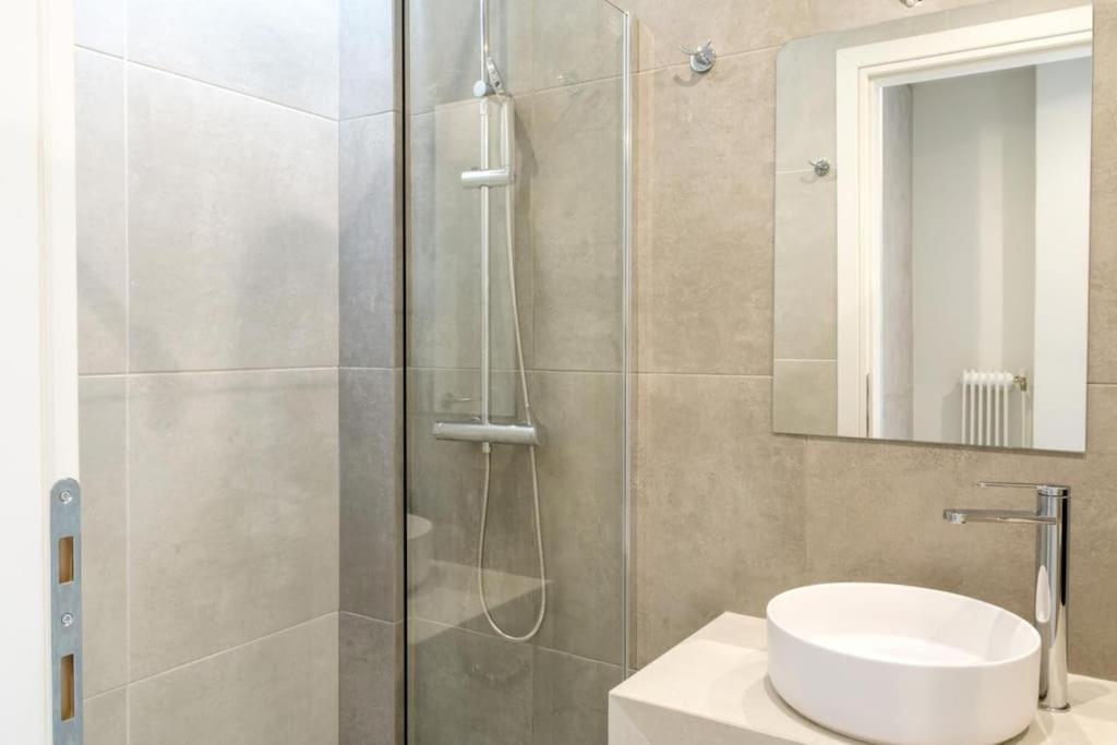 Modern Pangrati Flat! Lägenhet Aten Exteriör bild